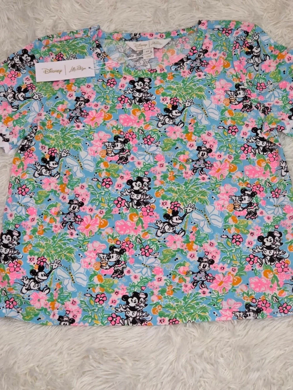 NWT Lilly Pulitzer Disney Top "Lilly Hearts Disney" - Picture 2 of 14